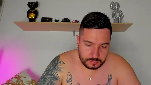 Snapshot of camilo_restrepo21 chatting on 09/15/25, 01:39 camilo restrepo21 online show from 09/15/25, 01:39