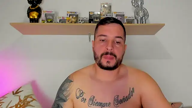 camilo restrepo21 online show from 10/31/25, 11:55