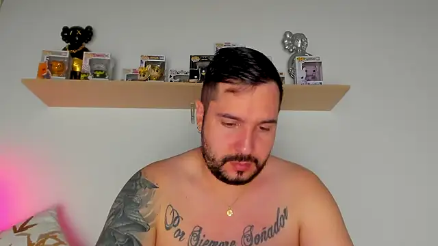 camilo restrepo21 online show from 12/17/25, 12:48