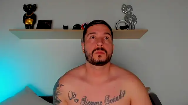 Snapshot of camilo_restrepo21 chatting on 03/15/25, 11:39 camilo restrepo21 online show from 03/15/25, 11:39