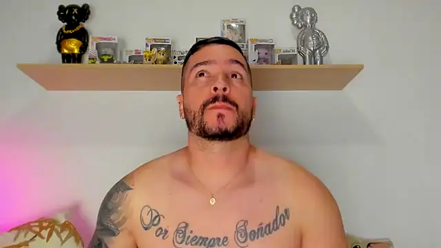 camilo restrepo21 online show from 10/30/25, 11:34