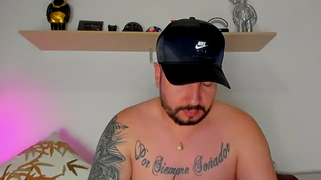 Snapshot of camilo_restrepo21 chatting on 09/19/25, 12:14 camilo restrepo21 online show from 09/19/25, 12:14