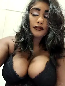 Snapshot of addisonemily chatting on 12/15/25, 11:10 addisonemily online show from 12/15/25, 11:10