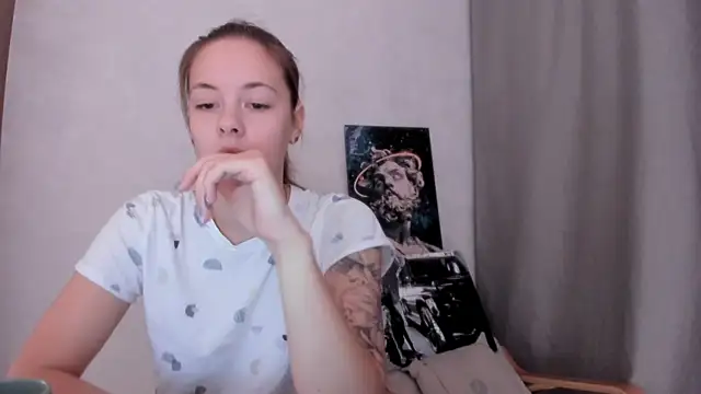 Snapshot of why_again_me chatting on 02/03/25, 08:13 why again me online show from 02/03/25, 08:13