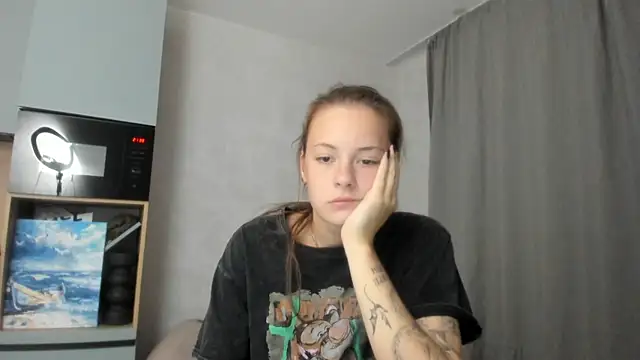 Snapshot of why_again_me chatting on 09/13/25, 06:41 why again me online show from 09/13/25, 06:41