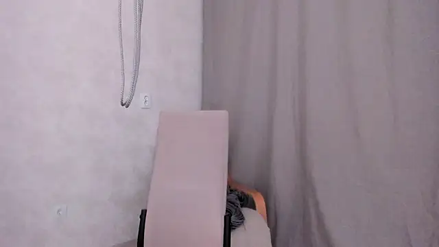 Snapshot of why_again_me chatting on 02/09/25, 04:40 why again me online show from 02/09/25, 04:40