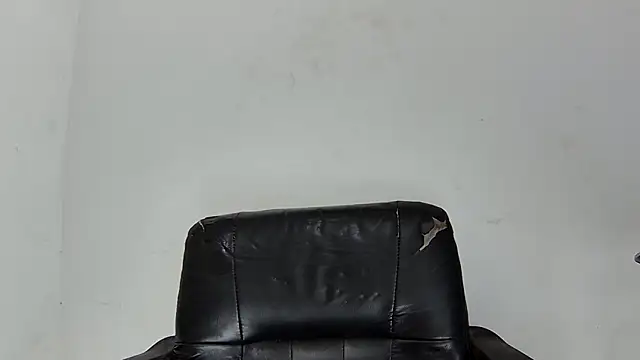 Snapshot of Emmaa_5 chatting on 11/07/25, 12:15 Emmaa 5 online show from 11/07/25, 12:15