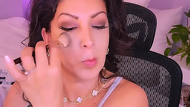 Wonderful Woman online show from 02/11/26, 04:34