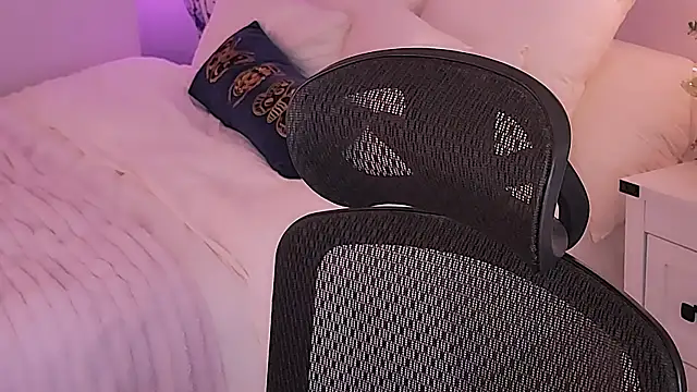 Wonderful Woman online show from 12/20/25, 02:58