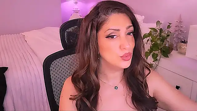 Wonderful Woman online show from 03/25/26, 04:23