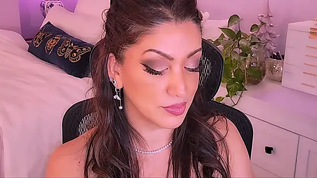 Wonderful Woman online show from 03/19/26, 04:01