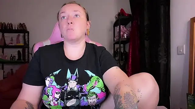 Snapshot of kisicaxx chatting on 11/06/25, 06:56 kisicaxx online show from 11/06/25, 06:56