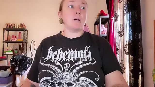 kisicaxx online show from 12/22/25, 12:49