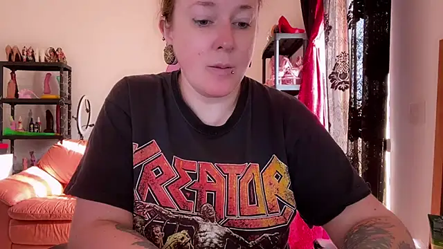 Snapshot of kisicaxx chatting on 11/02/25, 07:24 kisicaxx online show from 11/02/25, 07:24