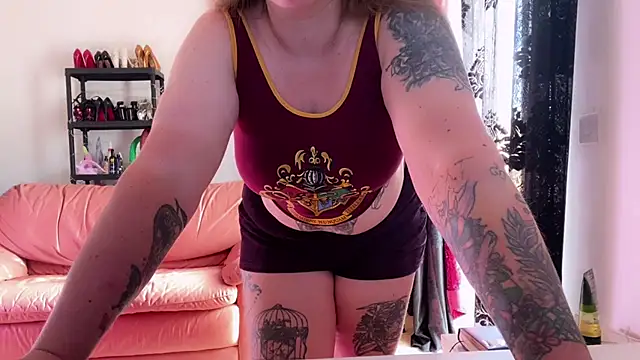 Snapshot of kisicaxx chatting on 09/10/25, 06:45 kisicaxx online show from 09/10/25, 06:45