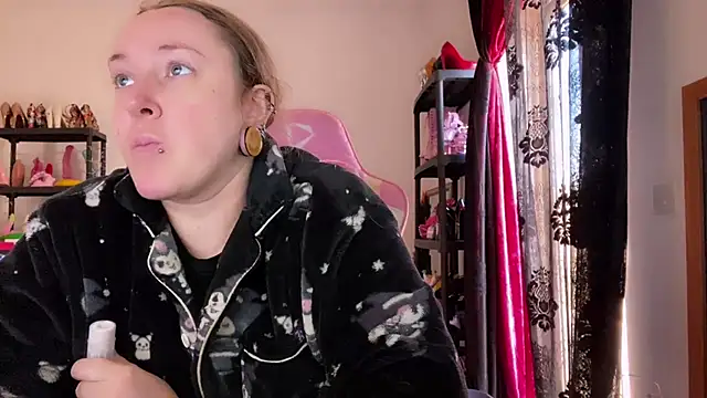 kisicaxx online show from 01/12/26, 12:23