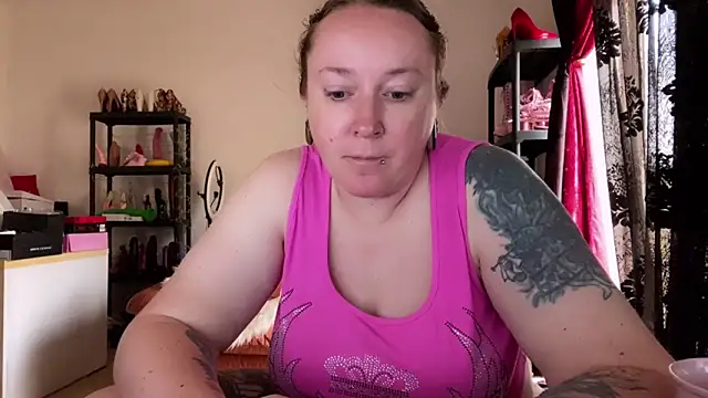 kisicaxx online show from 05/17/26, 10:04