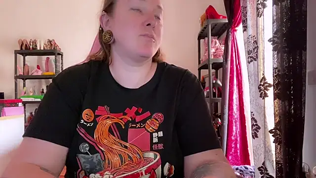 kisicaxx online show from 05/06/26, 01:48