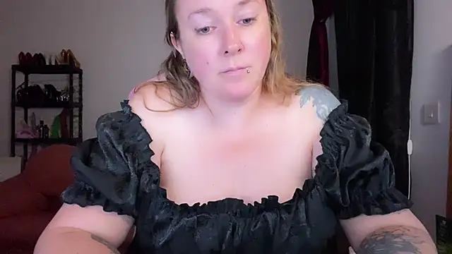 Snapshot of kisicaxx chatting on 09/23/25, 06:15 kisicaxx online show from 09/23/25, 06:15