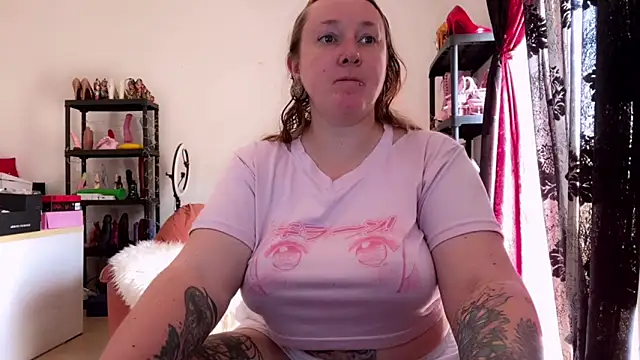 kisicaxx online show from 05/12/26, 08:54
