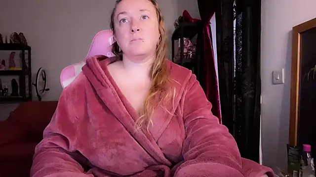 Snapshot of kisicaxx chatting on 11/08/25, 03:59 kisicaxx online show from 11/08/25, 03:59