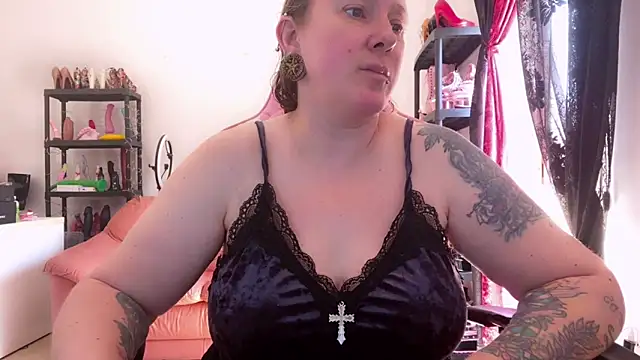 kisicaxx online show from 06/05/26, 08:31