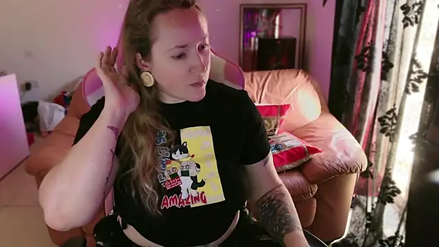 Snapshot of kisicaxx chatting on 03/21/25, 11:44 kisicaxx online show from 03/21/25, 11:44