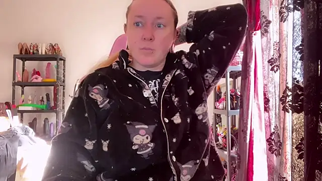 kisicaxx online show from 02/13/26, 07:52