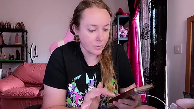 Snapshot of kisicaxx chatting on 11/06/25, 06:06 kisicaxx online show from 11/06/25, 06:06