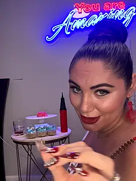 lovely beast online show from 11/14/25, 06:33