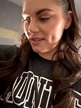 lovely beast online show from 04/17/26, 04:10