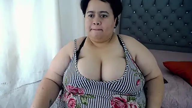 hotlesby4uxxx online show from 12/13/24, 07:53