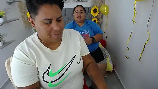 hotlesby4uxxx online show from 09/18/25, 12:24