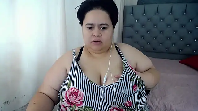 hotlesby4uxxx online show from 12/12/24, 07:59