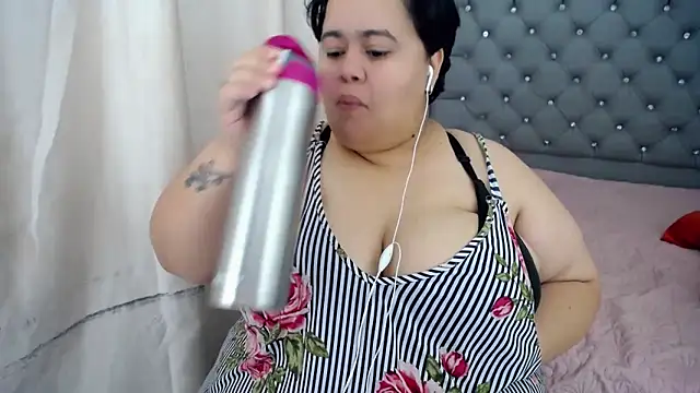 hotlesby4uxxx online show from 12/05/24, 11:01