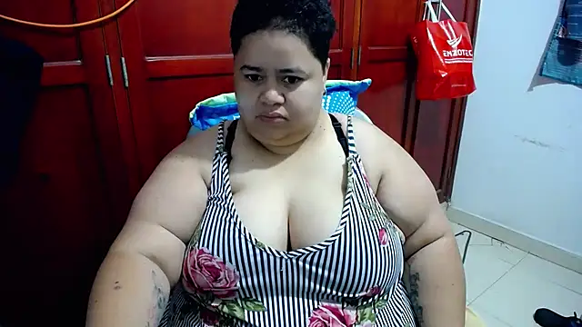 Snapshot of hotlesby4uxxx chatting on 05/25/26, 02:05 hotlesby4uxxx online show from 05/25/26, 02:05