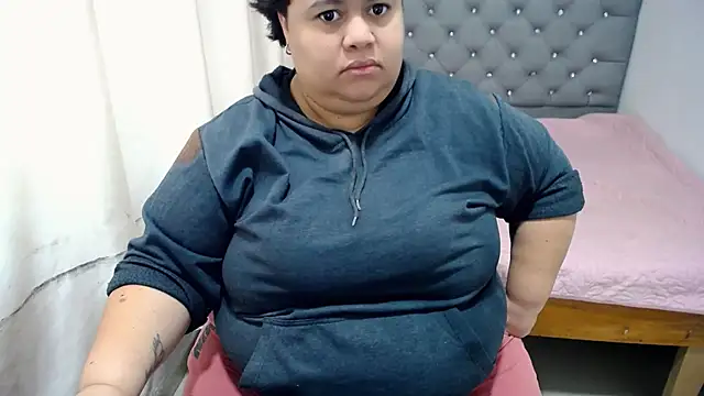 hotlesby4uxxx online show from 12/04/24, 07:39