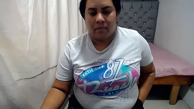 hotlesby4uxxx online show from 01/10/25, 07:43