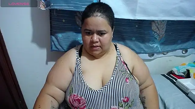 hotlesby4uxxx online show from 04/10/26, 11:45