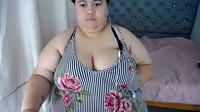 hotlesby4uxxx online show from 12/18/24, 03:55