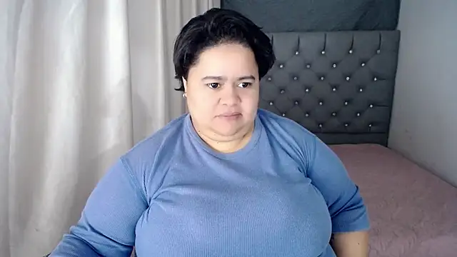 hotlesby4uxxx online show from 12/28/24, 01:49