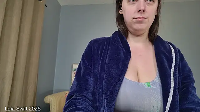 Snapshot of LeiaSwift chatting on 03/07/25, 12:01 LeiaSwift online show from 03/07/25, 12:01