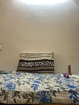 Snapshot of licksimmi chatting on 12/14/24, 03:39 licksimmi online show from 12/14/24, 03:39