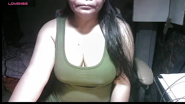 Hotpinay43 online show from 09/18/25, 12:02