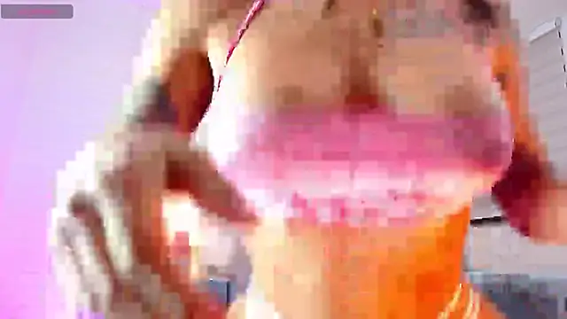 hollythomson online show from 06/21/26, 03:56