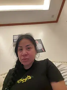 Snapshot of Tightwetholesxx chatting on 03/28/26, 04:35 Tightwetholesxx online show from 03/28/26, 04:35