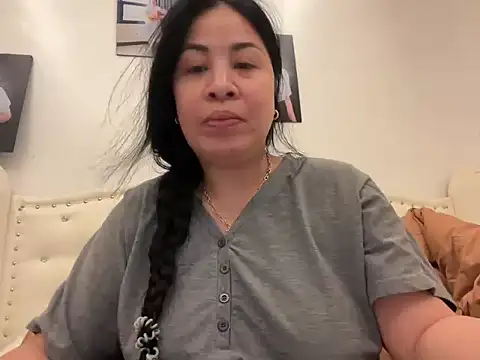 Snapshot of Tightwetholesxx chatting on 03/31/26, 02:35 Tightwetholesxx online show from 03/31/26, 02:35