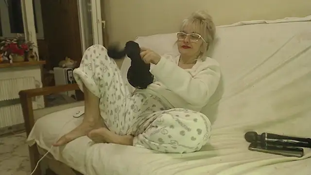 Snapshot of larawet chatting on 03/08/25, 05:01 larawet online show from 03/08/25, 05:01