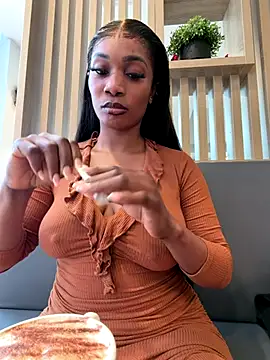   Nessa   online show from 12/14/25, 11:49