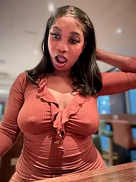 Snapshot of __Nessa__ chatting on 10/17/25, 11:12 Nessa online show from 10/17/25, 11:12